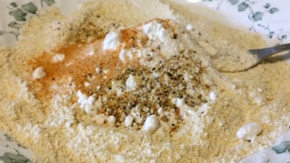 Flour & Seasoning for Gluten Free Fried Green Tomaoes